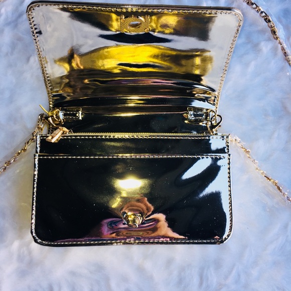 ⭐️ 🌼✨ Kylie Crossbody Metallic Gold Chain Clutch - Picture 7 of 8